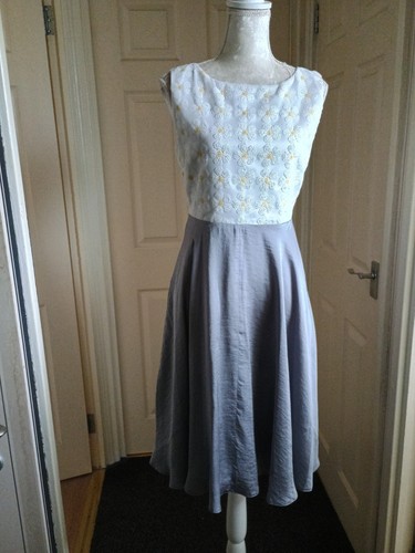Fee sleeveless round neck - g,