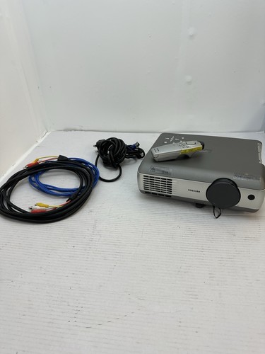 Toshiba tlp t700 projector - tlp-t700,