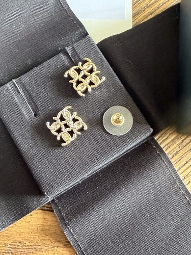 Chanel logo earring - chanel,