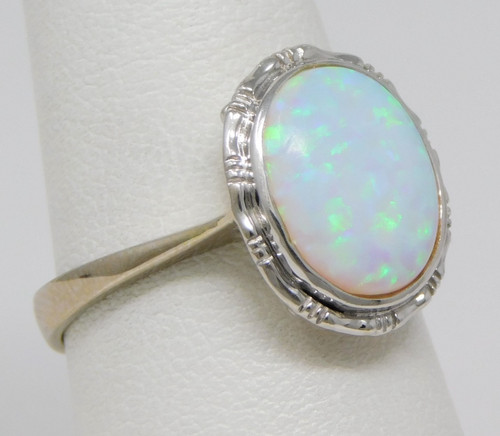 White gold oval shaped - 18,