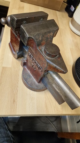 Record auto vice swivel - no.74,