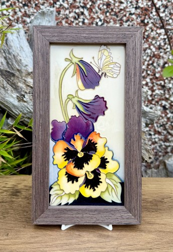 Moorcroft all a flutter - ,