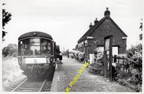 Photo railway 6x4 dmu waits - dmu, to