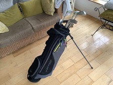 GOLF CLUBS AND DUNLOP  BAG