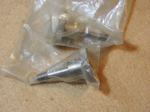 Lot knurled captive - lot, of