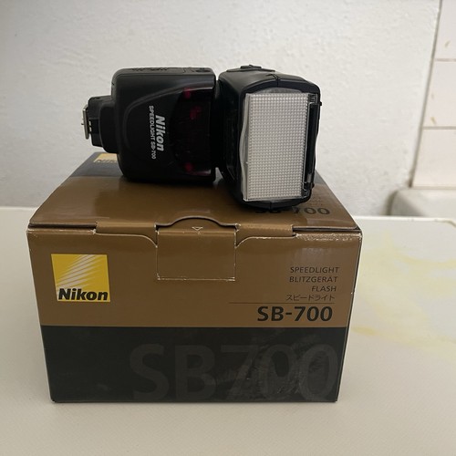 Nikon 700 speedlight - sb-700,