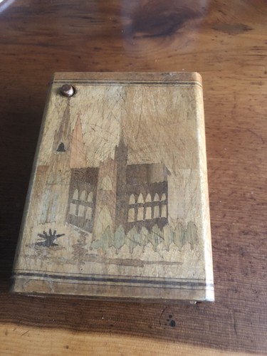 Vintage wood spring loaded - wood,