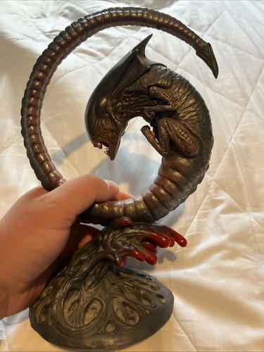 Alien chest buster statue - alien, 3