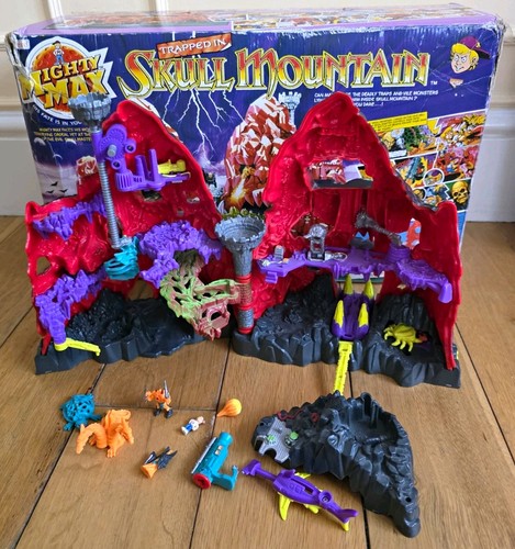 Mighty max trapped - in, skull