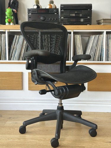 Herman miller aeron - miller,