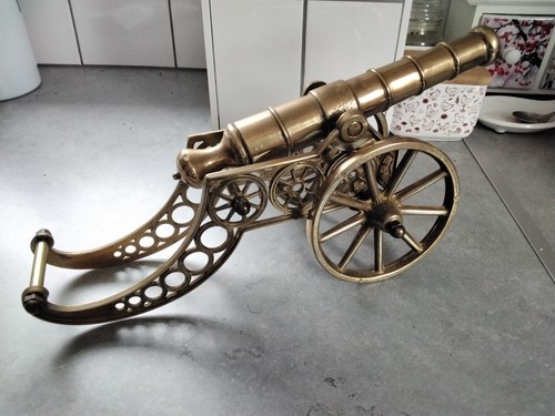 Stunning solid brass - stunning, vintage