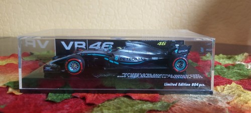 Minichamps mercedes w08 - 1:43,