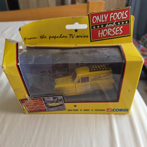Corgi 05201 reliant regal - corgi, ~
