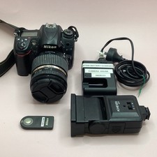 Nikon D7000 DSLR Camera w/ Flash Unit & Lens - TESTED (8E) MO#8922