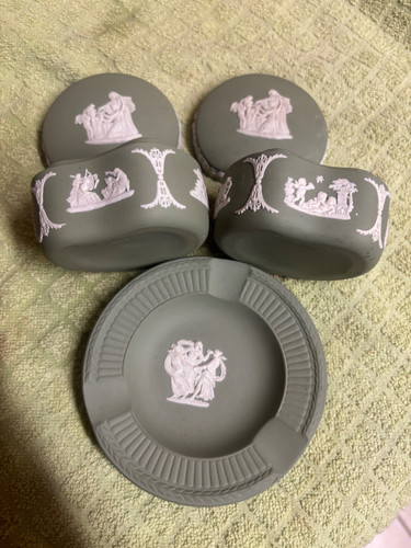 Olive green jasperware items - green,