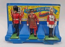 BRITAINS 1973 New Metal Models Toy Soldiers Lifeguard Beefeater Coldstream Guard