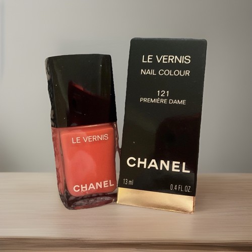 Chanel vernis nail polish - chanel,