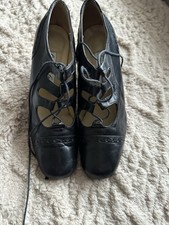 Comme Il Faut Vintage Fayette