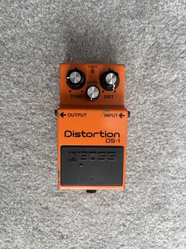 Boss analogue distortion - boss, ds-1