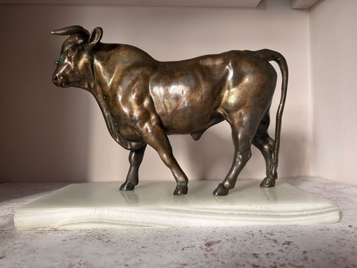 Grand bronze statue bull - grand, of
