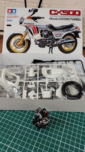 Tamiya honda cx500 - turbo, 1/12