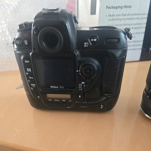 Digital nikon d2x - .,