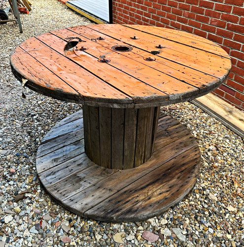 Round wooden cable reel spool - round, reel/spool