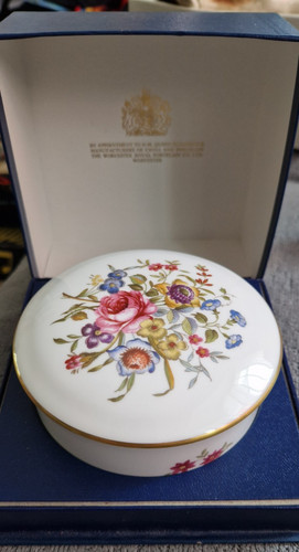 Vintage royal worcester fine - worcester,