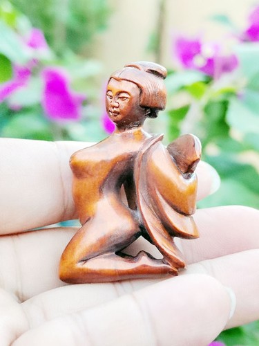 M8085 hand carved boxwood - -,