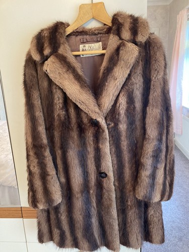 Ladies vintage musquash fur - ladies,
