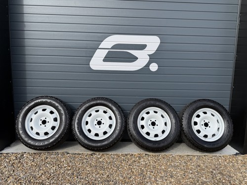 White land rover - 18”,