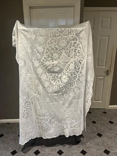 Pretty large vintage style - pretty,