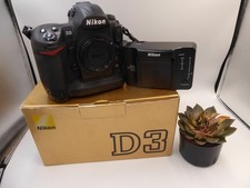 Nikon D3 Digital SLR Camera Body 12.1MP Boxed + charger + battery Shutter 39k