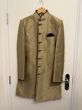 Simplistic, elegant mens gold