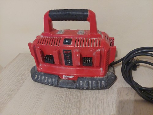 Milwaukee m1418c6 bay - milwaukee, dock