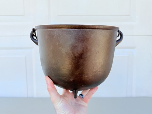 Antique cast iron bean - iron, pot