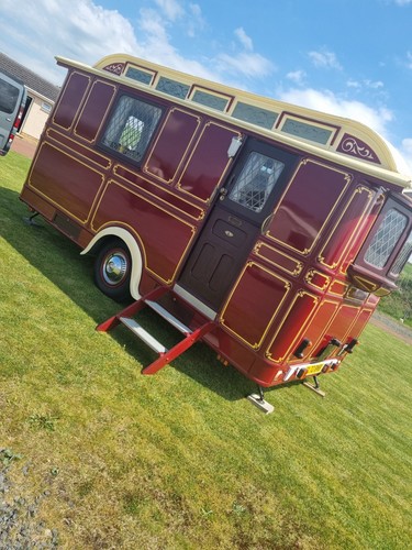 Royal windsor showman wagon - royal,