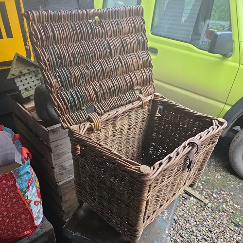 Vintage old wicker - old, fishing