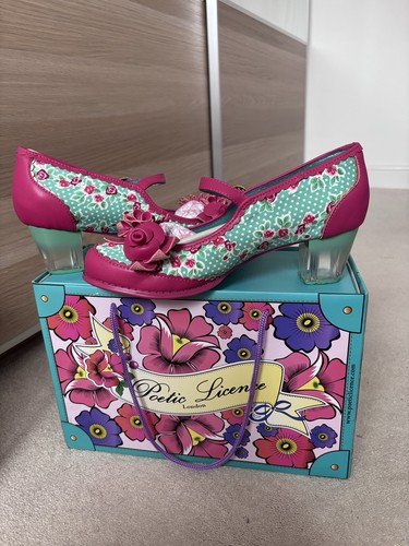 Poetic licence women - poetic, women's