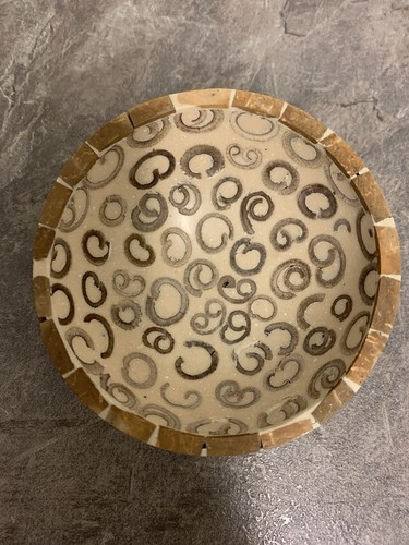 Coconut and cinnamon - and, round