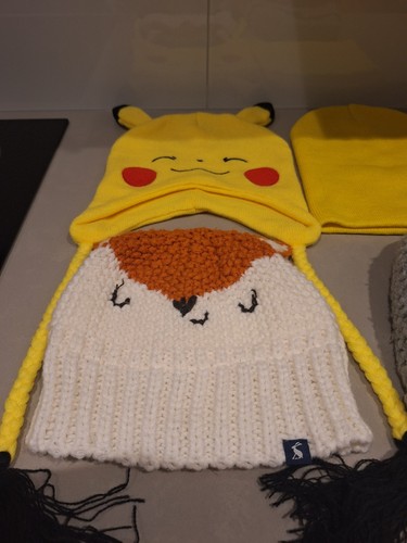 Pokémon pikachu yellow cap - pikachu,