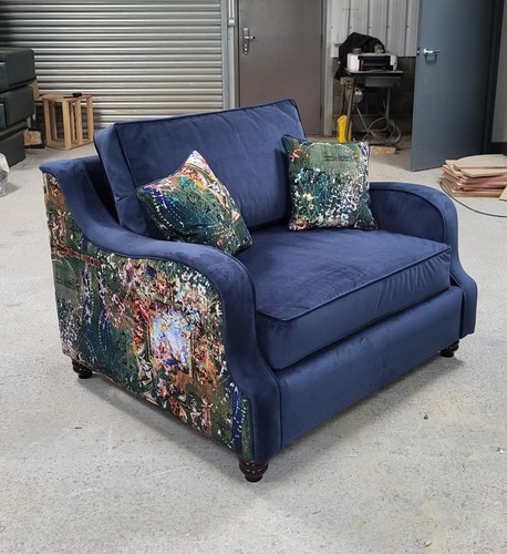 Snuggle chair love seat made - love,