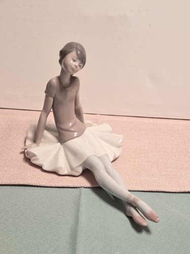 Lladro ballerina figurine