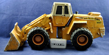 Large ERTL 1:16 CASE W30 Articulated WHEEL LOADER w Working Features 18" Long GC