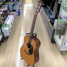 MARTIN D-18 Acoustic Guitar-02