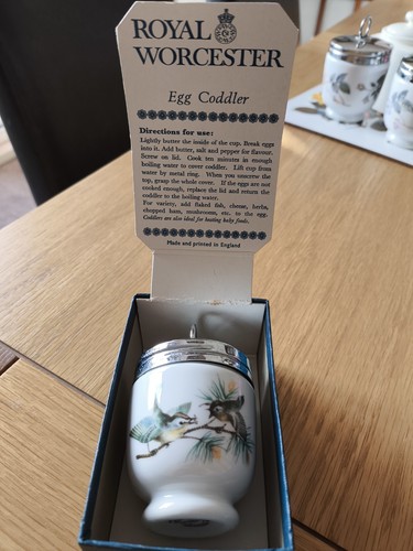 Royal worcester egg - royal,