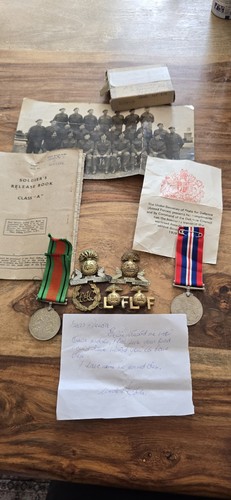 Pair ww2 medals the defence - of,