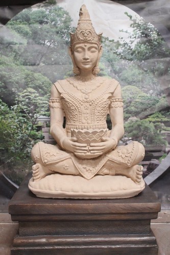Large sandstone thai - ,
