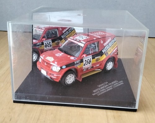 Mitsubishi pajero red - red, paris