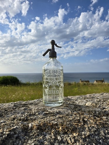 Antique bude mineral - mineral, water